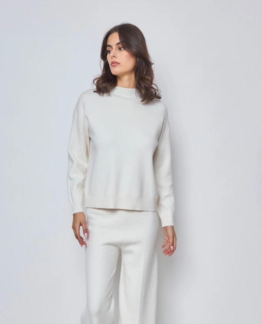 Daniella Pulli White