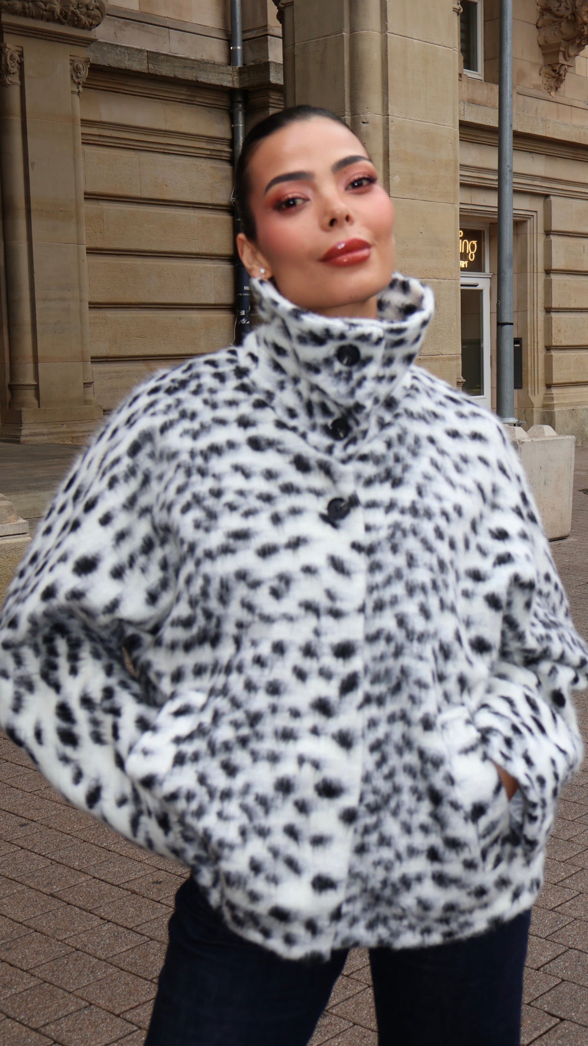 Leane White Leo